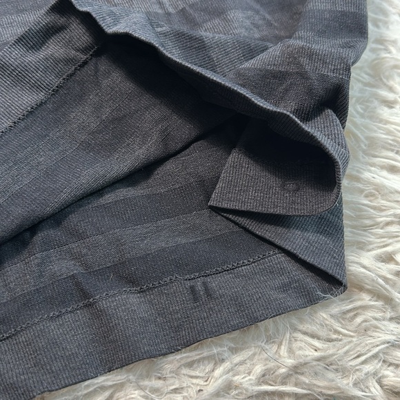 Lululemon Ebb To Street Tank Heathered Black - Picture 2 of 4